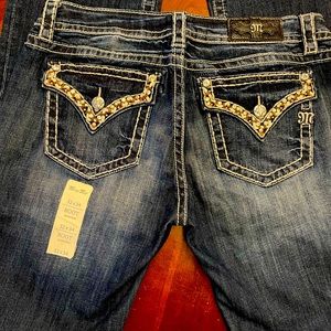 Perfect Christmas🎁🎅 New w/tags Miss Me super cute jeans ❤️She will 💕them&U🥰